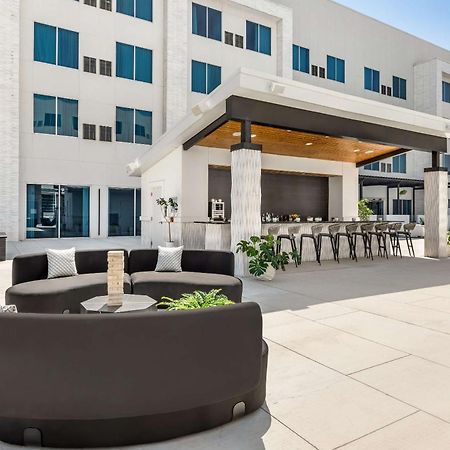 Cambria Hotel Waco University Riverfront Exterior foto