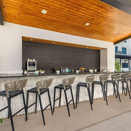Cambria Hotel Waco University Riverfront Exterior foto